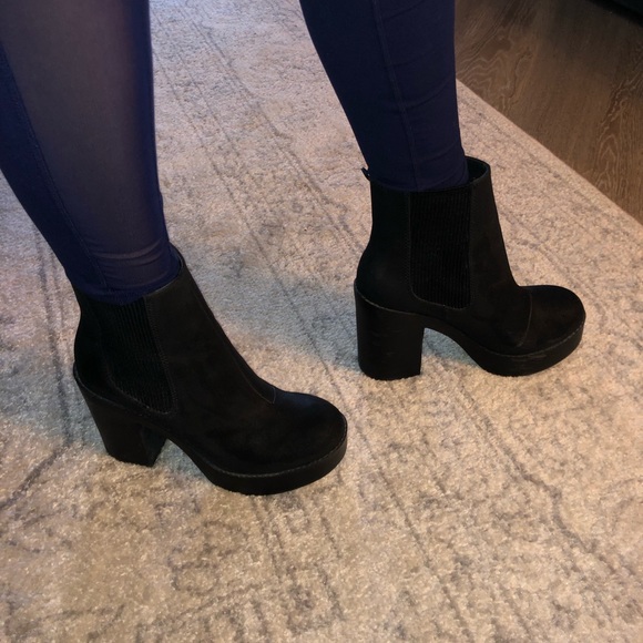 Cute black H&M booties. Size 7. - Picture 2 of 5